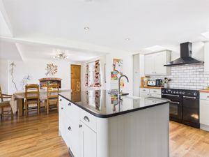 Kitchen- click for photo gallery